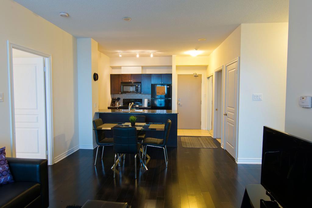 Maplewood Furnished Suites ミシサガ エクステリア 写真