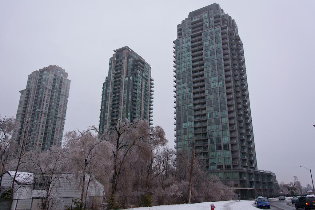 Maplewood Furnished Suites ミシサガ エクステリア 写真