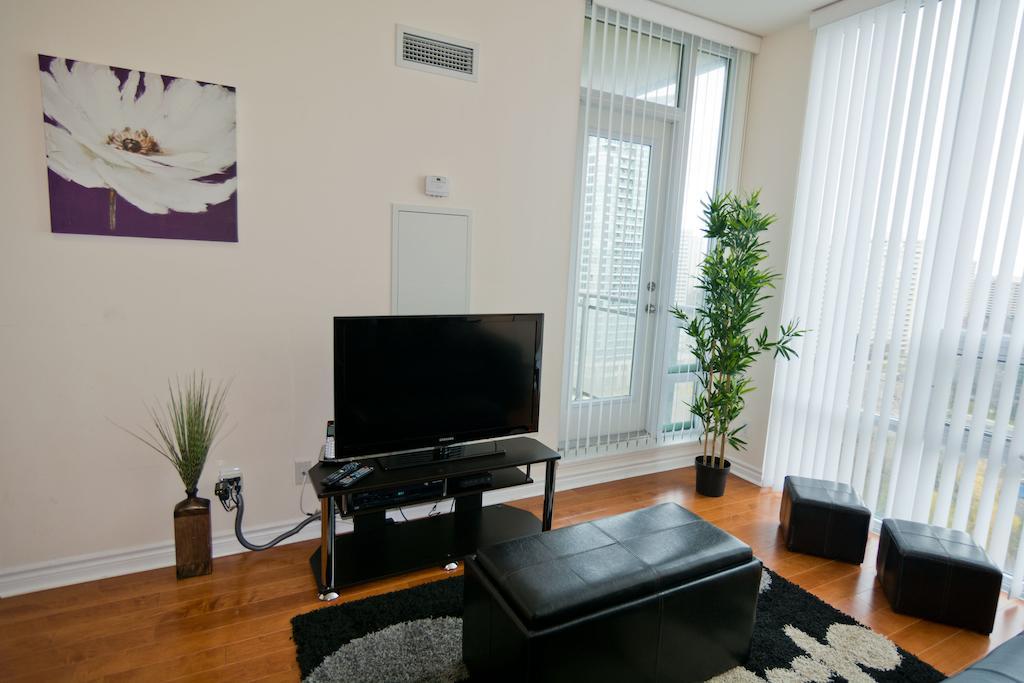 Maplewood Furnished Suites ミシサガ エクステリア 写真