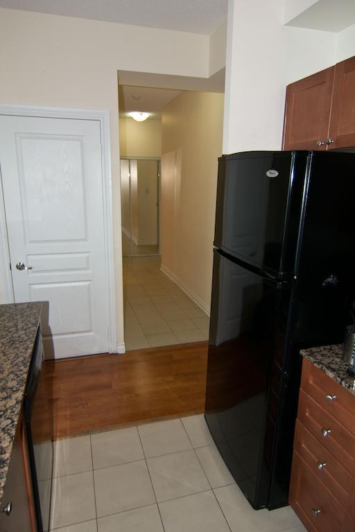 Maplewood Furnished Suites ミシサガ エクステリア 写真