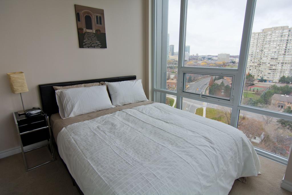 Maplewood Furnished Suites ミシサガ エクステリア 写真